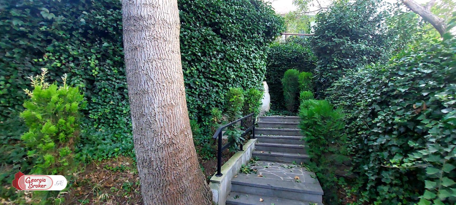 nearly repaired 7-room house for sale